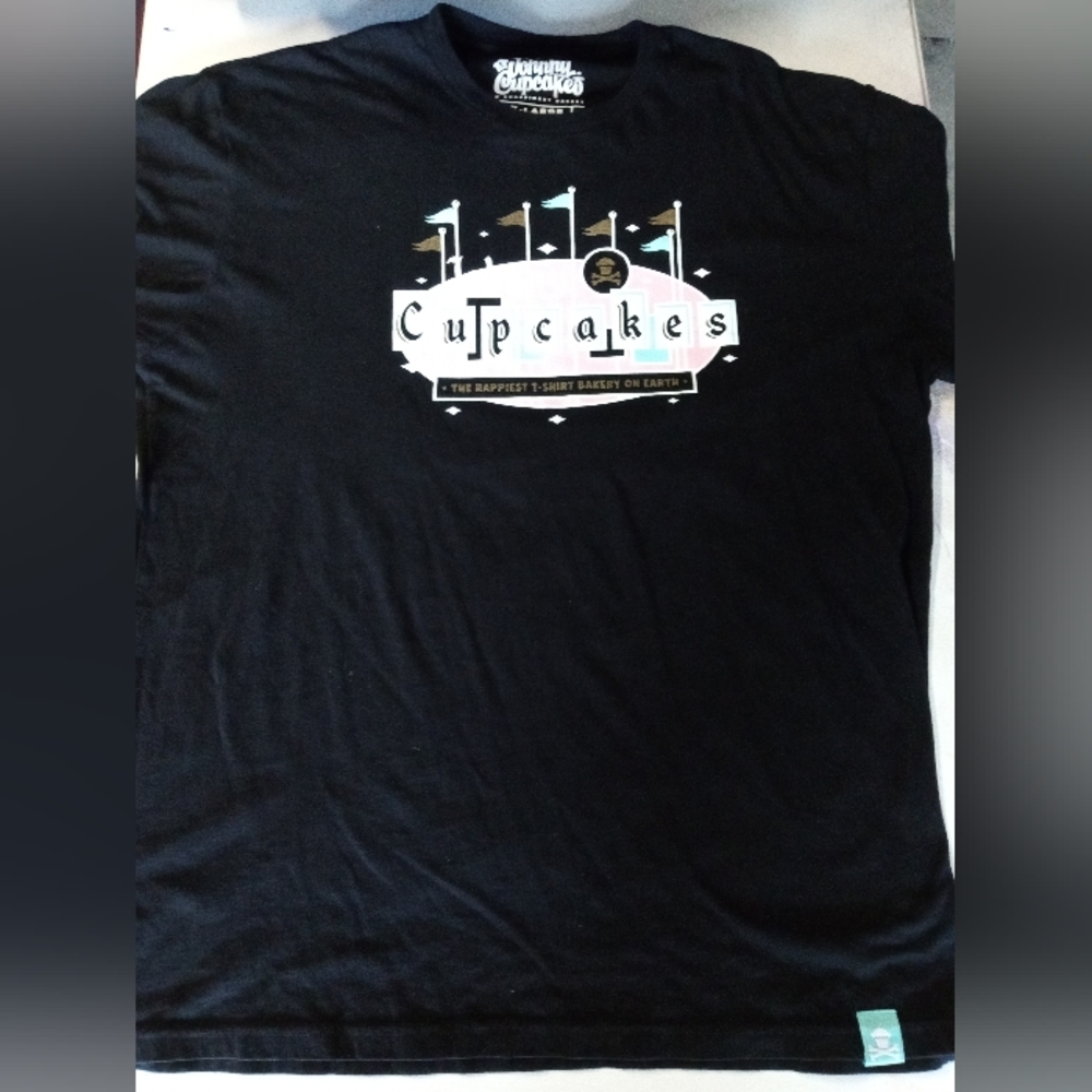NWOT Johnny Cupcakes Tee size XL